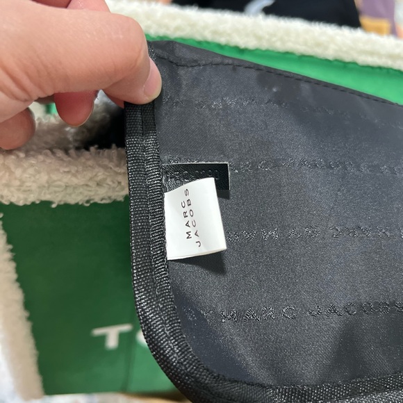 MARC JACOBS The Tote Bag Medium Suede & Sherpa Trim - Picture 12 of 16